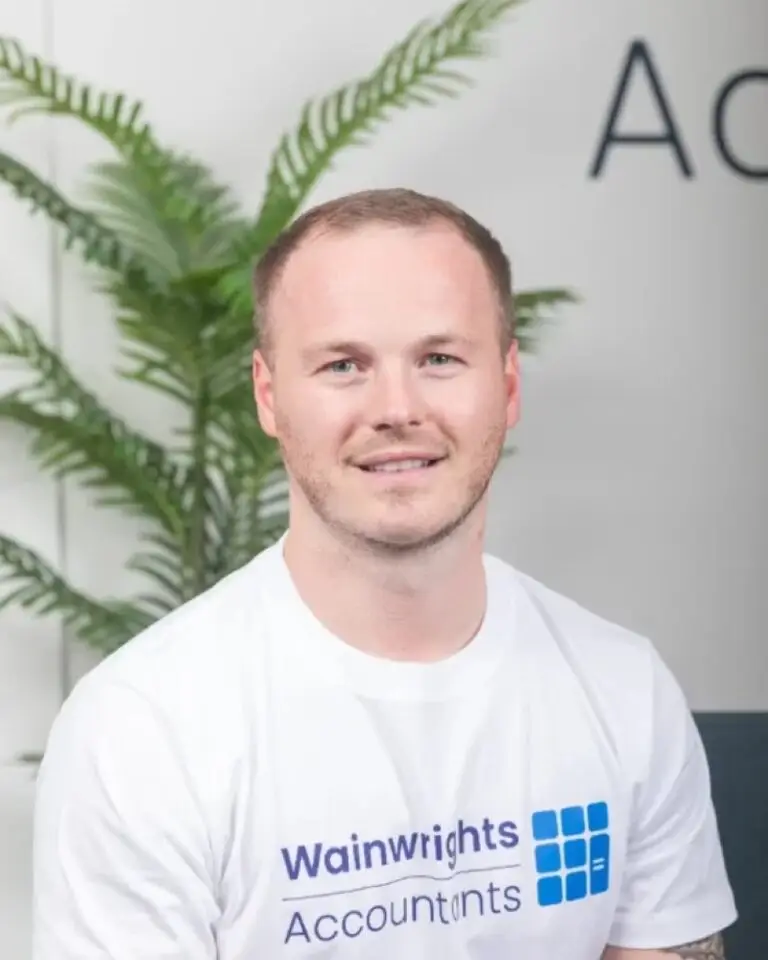 Liam Davies, Senior accountant
